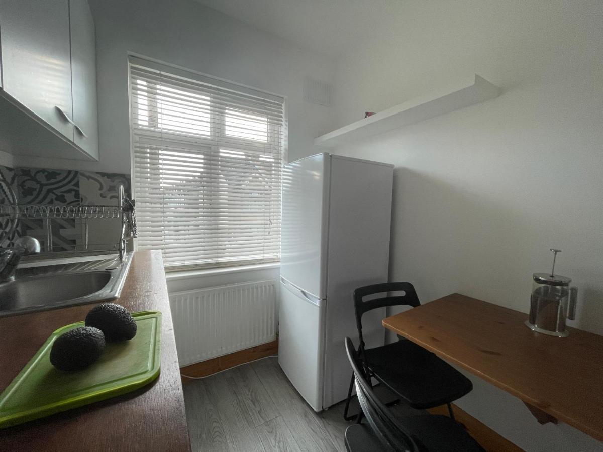 Entire House Floor Perfect For Couples & Freelancers - Available For Single Too Hotel London Eksteriør billede